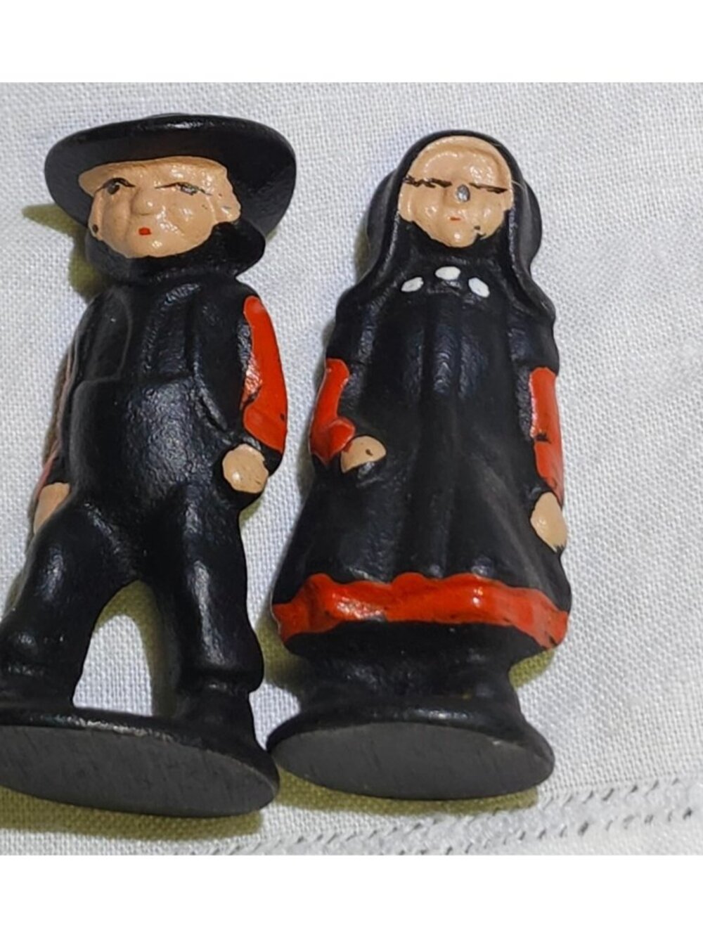 Vintage Cast Iron Amish Figurine Set Of 5 Hand-Painted Miniatures With Desk - Picture 4 of 9